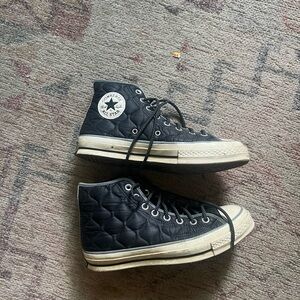 Black converse.
